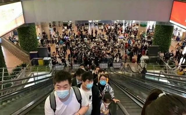 北京西站高铁晚点旅客滞留，是什么原因导致的-第1张-交通-答答问