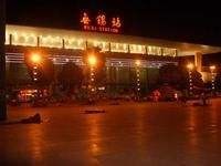 无锡火车站夜景-第1张-交通-答答问