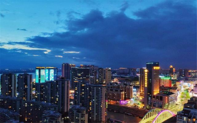 芜湖常住人口不足400万，为何能却获批修建地铁-第1张-交通-答答问