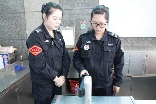 地铁安检处的液体检测仪是什么原理-第1张-交通-答答问