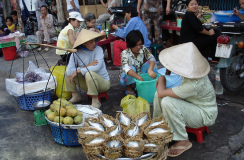 越南旅游，有美女问你“要不要生菜”，为何不能回头也别搭理？-第3张-旅游-答答问