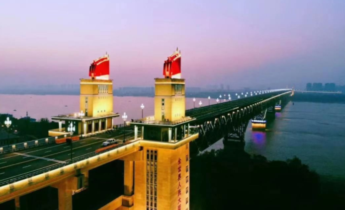 南京长江大桥是不是旅游景点,收门票吗?-第1张-旅游-答答问