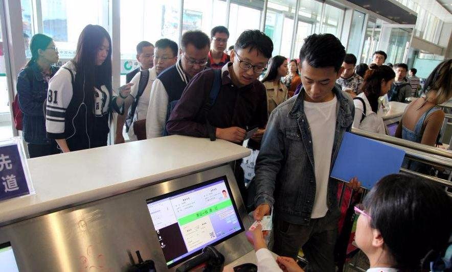 10月1日全国铁路发送旅客超1500万人次是真的吗-第1张-交通-答答问