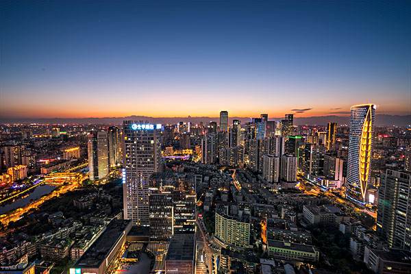 成都市的支柱产业是什么-第1张-交通-答答问