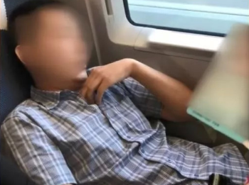 高铁座霸男子被指论文抄袭吗-第1张-交通-答答问