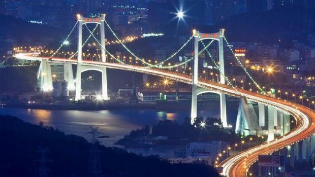厦门岛四面环海，进出岛全靠跨海通道，那厦门现在一共有多少条出海通道呢-第1张-交通-答答问