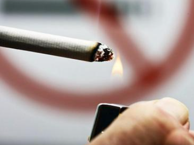 一男子高铁上抽烟引发报警，在地铁上抽烟会被如何处罚-第1张-交通-答答问