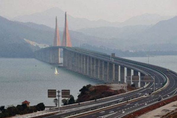 我国首座跨海公铁两用大桥试通车，这意味着什么-第1张-交通-答答问