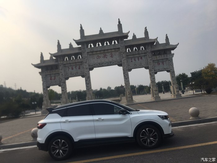 光靠颜值就Battle起来的的国产紧凑型SUV——吉利缤越-第4张-旅游-答答问