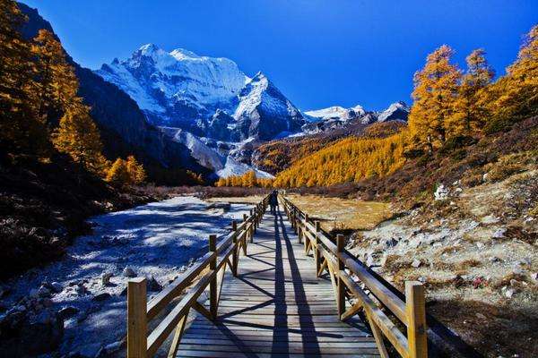 自驾游贵阳到稻城亚丁有没有好的旅游攻略？-第2张-旅游-答答问