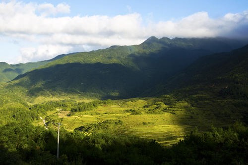 两名游客河南嵩山坠崖，游玩大山时有哪些事项是必须注意的？-第1张-旅游-答答问