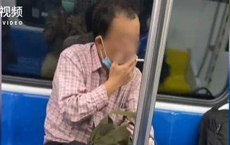 北京地铁13号线一男子车厢吸烟被拘，这具体是怎么回事-第1张-交通-答答问