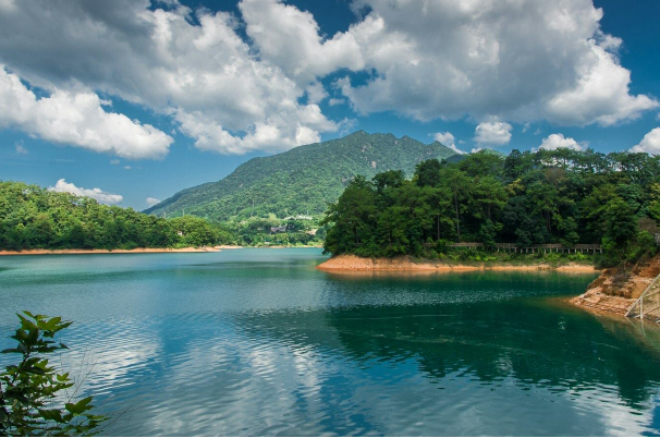 广州从化溪头村，地处偏远地区，为何却被称为是性价比最高的景点？-第1张-旅游-答答问