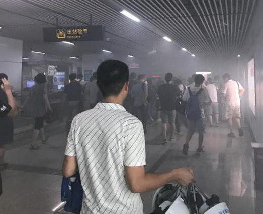 上海地铁10号线为什么突冒浓烟-第1张-交通-答答问