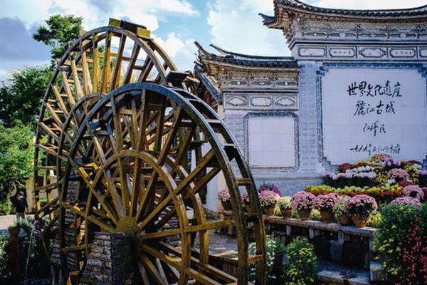 想要和朋友一起去丽江古城玩三天，有什么推荐方案？-第1张-旅游-答答问