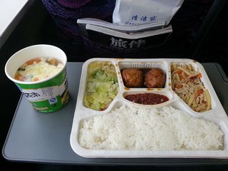 高铁上的盒饭吃完扔哪-第1张-交通-答答问