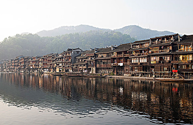 去凤凰古城旅行需要多少钱？-第2张-旅游-答答问