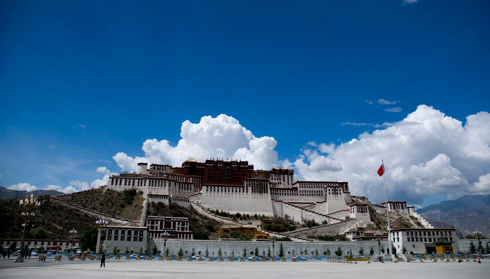 西藏布达拉宫等景区为何免费开放？-第1张-旅游-答答问