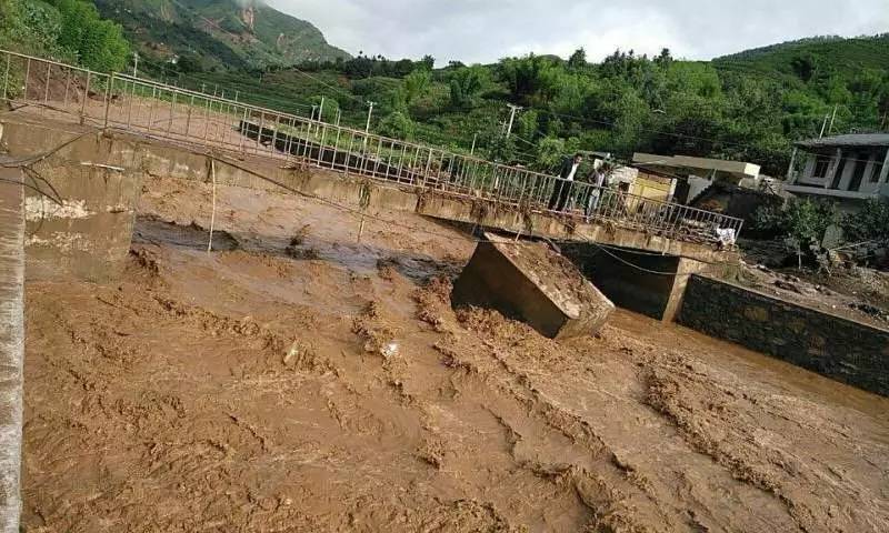 贵州因暴雨洪灾给当地造成了怎样的严重影响-第1张-交通-答答问