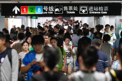上海地铁人民广场站的车站不足-第1张-交通-答答问