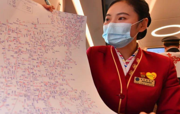 高铁小姐姐90分钟默画全国铁路图，小姐姐的记忆力有多强-第1张-交通-答答问