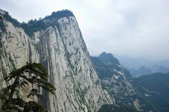 华山一日游是乘索道好，还是徒步登山好？-第1张-旅游-答答问