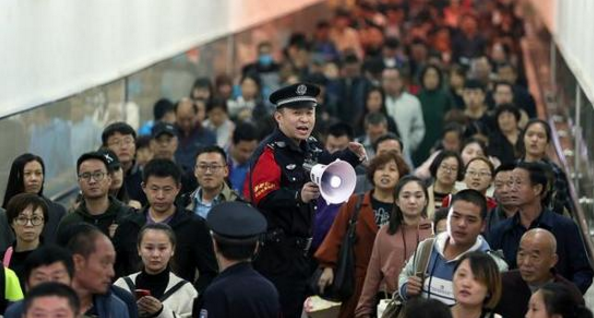 欢全国铁路国庆假期旅客发送量突破1亿人次了吗-第1张-交通-答答问