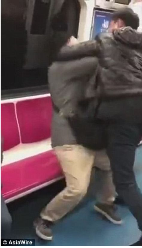 为什么说北京地铁打架丢人到国外了-第1张-交通-答答问