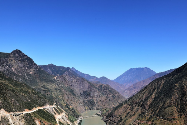 车友一行人想去西藏自驾游走哪条线路最好？-第2张-旅游-答答问
