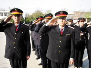 铁路局服装是什么样的-第1张-交通-答答问